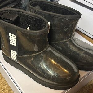 UGG Black Boots Stylish and Durable
